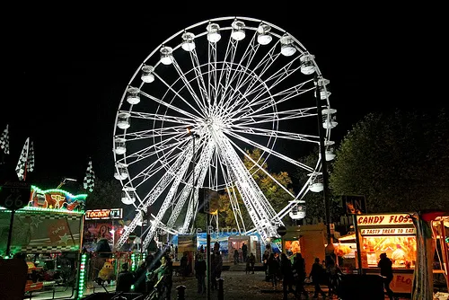 Home, Lee's Amusements